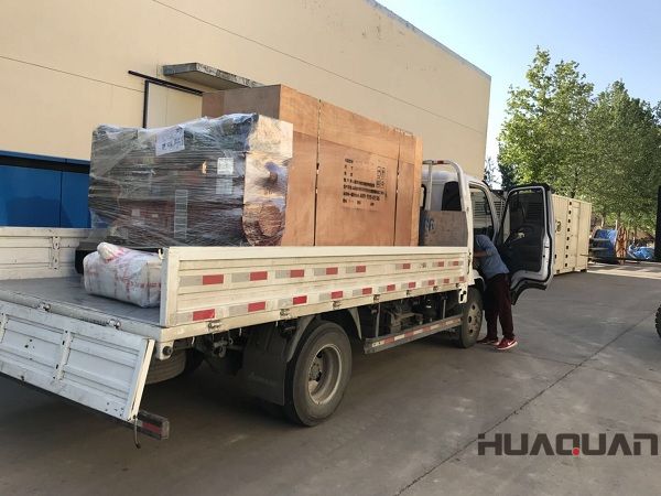 2018年5月2日一臺50kw發電機組和一臺300kw發電機組成功發往山東省濱州市