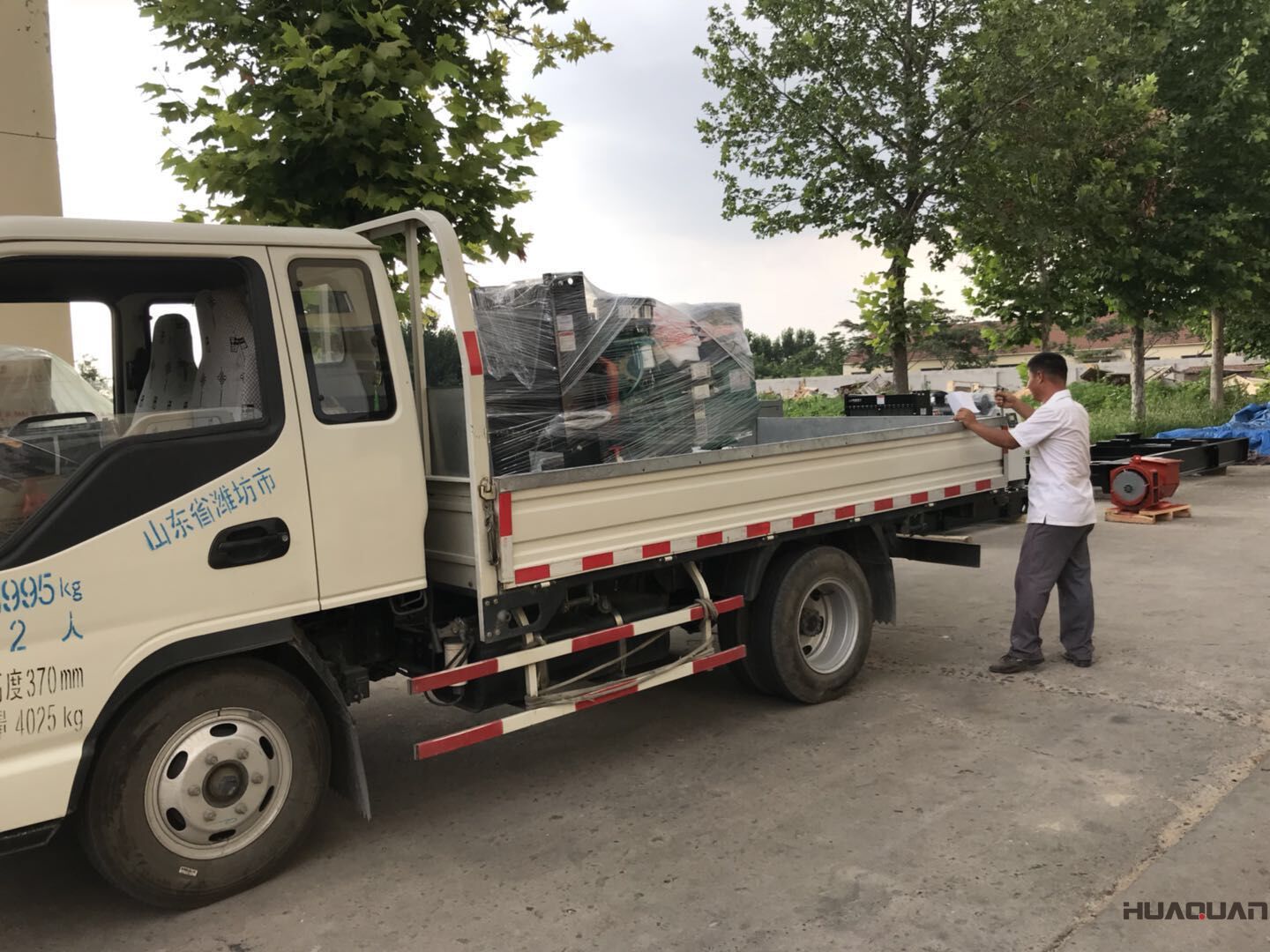 一臺HQ50GF標配型柴油發電機組于7月16號發往內蒙古自治區