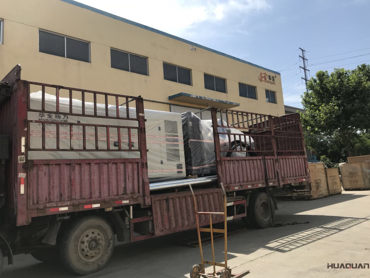 一臺60kw標(biāo)配陸用發(fā)電機組于8月17順利發(fā)往湖北省