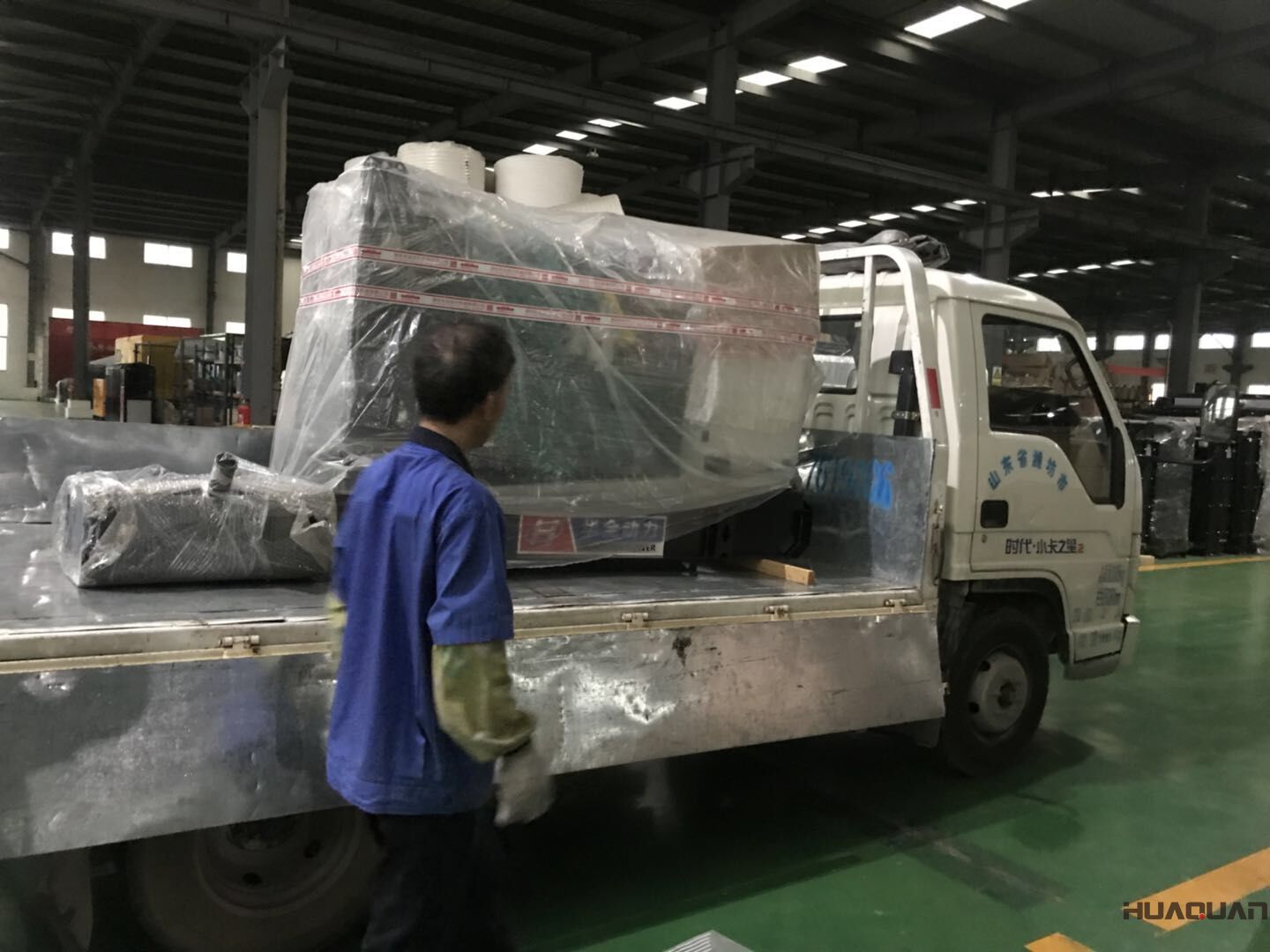 8月6日，一臺(tái)40kw標(biāo)配柴油發(fā)電機(jī)組從華全動(dòng)力成功發(fā)往山東