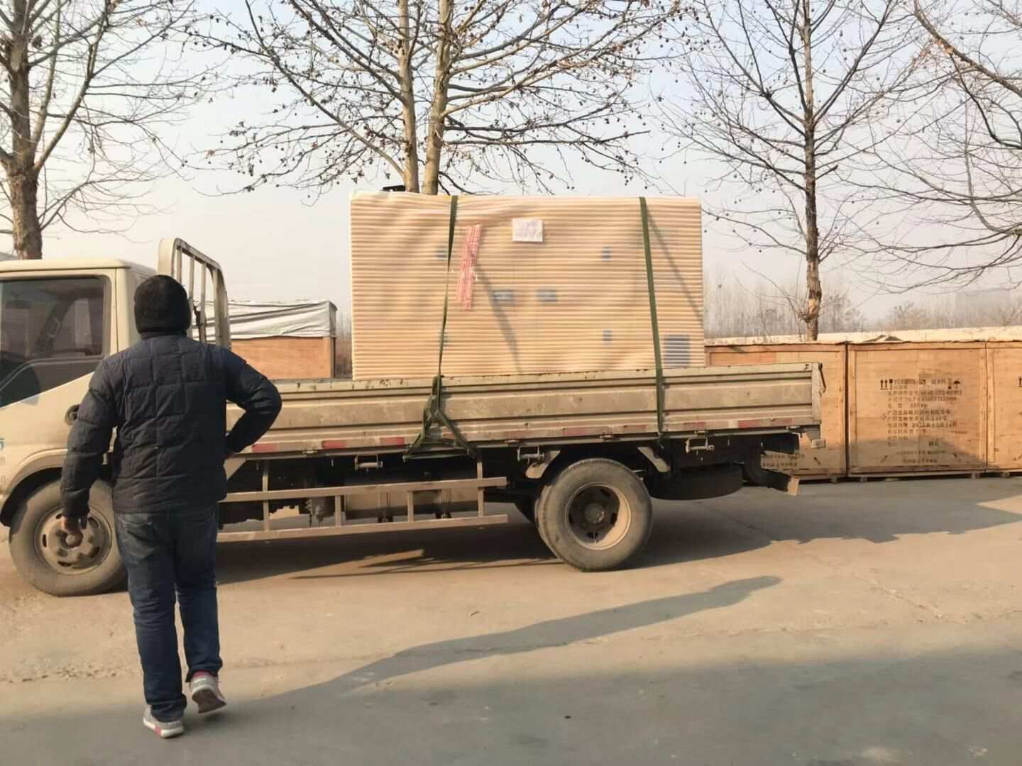 1月16日，北京馬先生從華全動(dòng)力采購(gòu)的24kw靜音型柴油發(fā)電機(jī)組已順利發(fā)往目的地